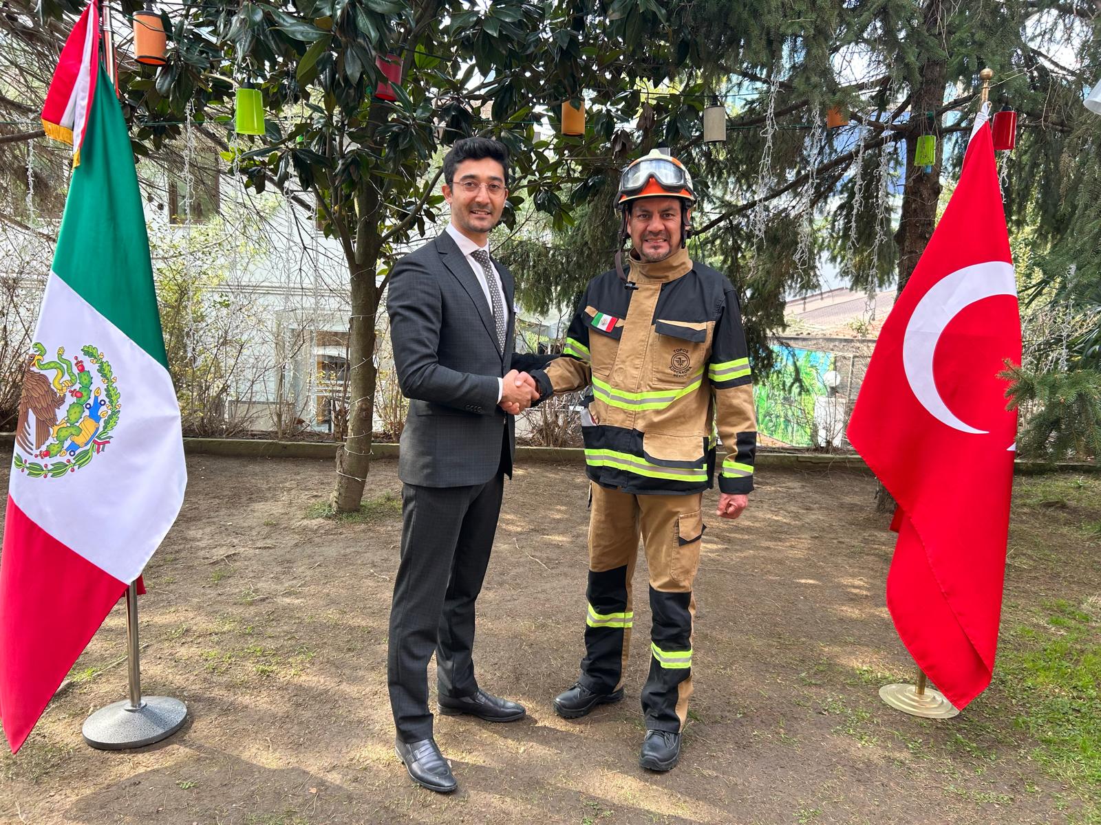 Apoyo Humanitario Internacional tras el Terremoto - 1